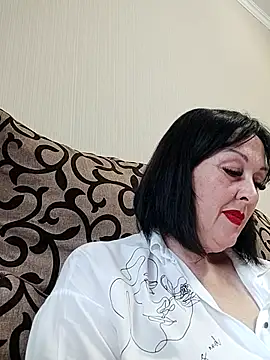 HelgaDennis online show from June 15, 4:31 pm