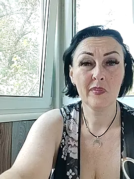 HelgaDennis online show from August 4, 12:52 pm