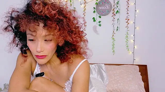 Ajua  Uva online show from March 27, 2:28 am