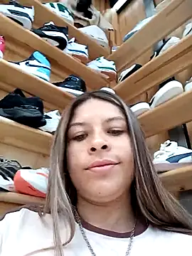 alanna6950 online show from May 1, 4:33 pm