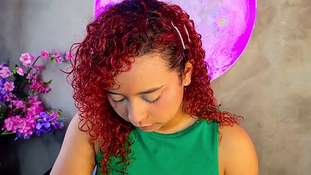 lara curly online show from June 17, 10:06 am