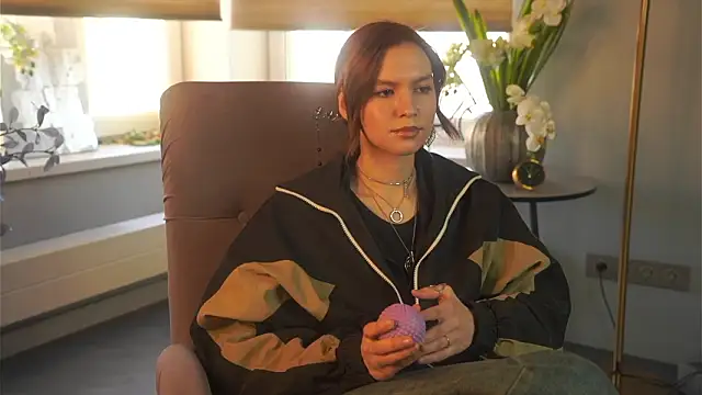 ArleneShry online show from March 22, 10:40 am