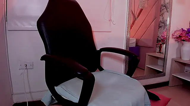 mia rouxx1 online show from June 14, 5:53 am