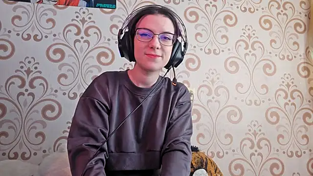 IsaSantella online show from March 24, 9:03 am