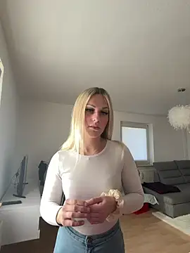 Softpeach402 online show from March 23, 7:45 am