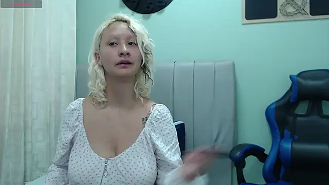 Snapshot of dafne_kim chatting on May 8, 12:54 pm dafne kim online show from May 8, 12:54 pm