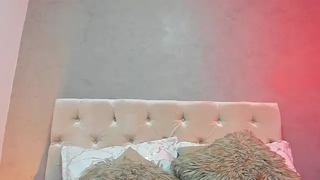 Snapshot of SophieVelt chatting on April 1, 9:12 pm SophieVelt online show from April 1, 9:12 pm