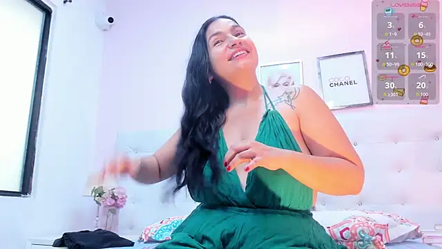 Snapshot of DianaSheren chatting on June 29, 8:09 pm DianaSheren online show from June 29, 8:09 pm