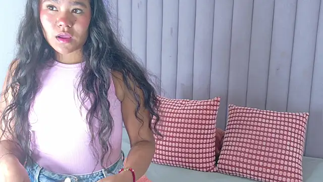 AhslyEvans   online show from June 19, 7:28 pm