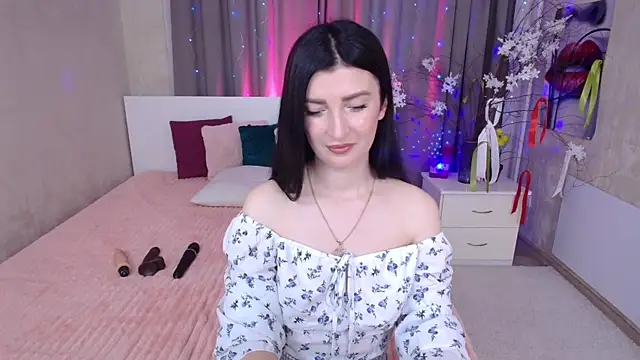 Snapshot of EvelinCuper_ chatting on June 14, 5:31 am EvelinCuper online show from June 14, 5:31 am