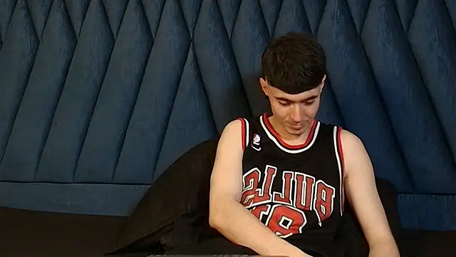 lio     online show from April 2, 3:26 am