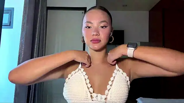 Snapshot of kamila_18_french chatting on March 23, 5:44 am kamila 18 french online show from March 23, 5:44 am