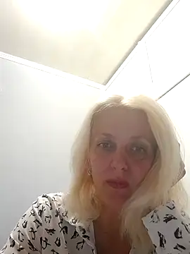 MiaLove183 online show from July 13, 1:58 pm