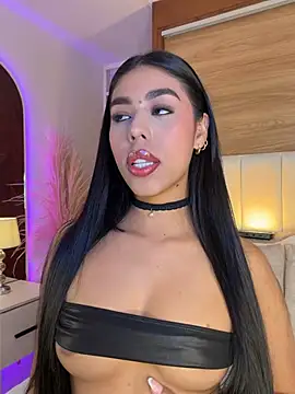 Rossie Blooms online show from July 7, 11:53 pm