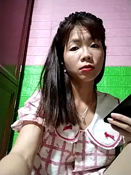 AmyLinee01 online show from June 7, 9:40 pm