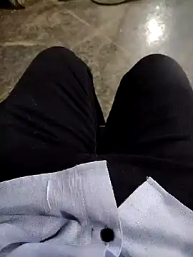 roselover2222 online show from March 27, 3:34 pm