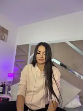 Snapshot of velvetlunaa_ chatting on June 10, 1:32 pm velvetlunaa online show from June 10, 1:32 pm