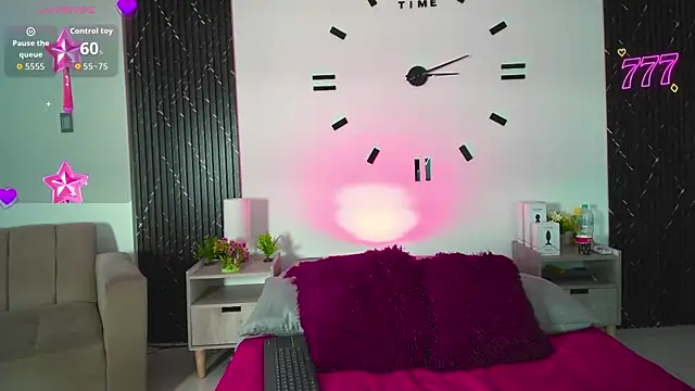 aurora petitee online show from May 7, 1:16 pm