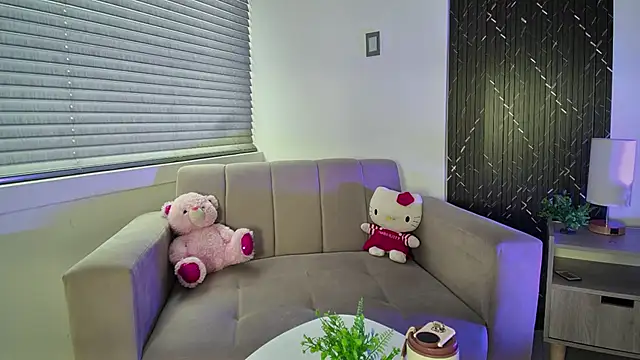 aurora petitee online show from June 8, 1:44 pm