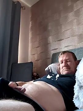 Notiesfuk online show from April 7, 12:05 pm