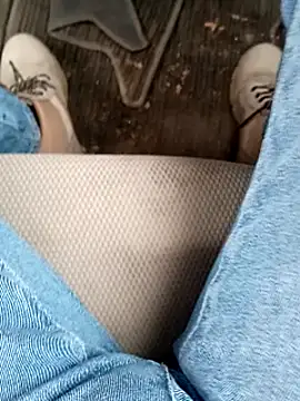 Snapshot of oneeyedwonder96 chatting on March 23, 6:50 am oneeyedwonder96 online show from March 23, 6:50 am