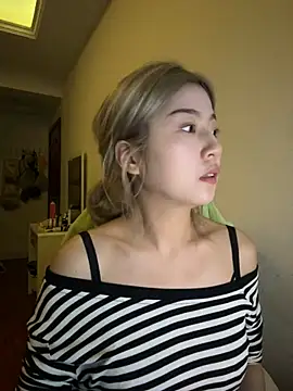 Olivia PINK0322 online show from May 15, 1:51 pm