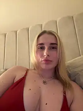 EloiseeUKK online show from April 2, 7:55 pm