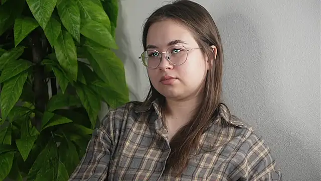 TiffaneySpikes online show from March 23, 10:52 am