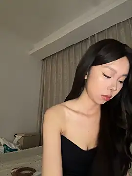 Snapshot of jolie_33 chatting on May 31, 1:18 pm jolie 33 online show from May 31, 1:18 pm