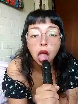 LisaMargo online show from April 27, 2:26 pm