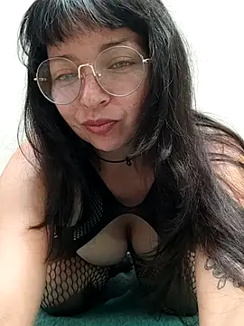 LisaMargo online show from June 19, 4:00 pm