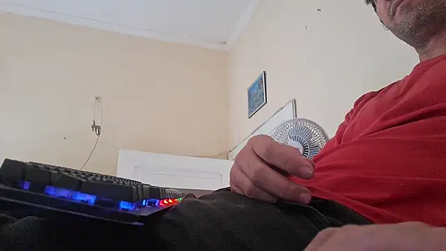 Sueliton2 online show from April 1, 7:11 pm