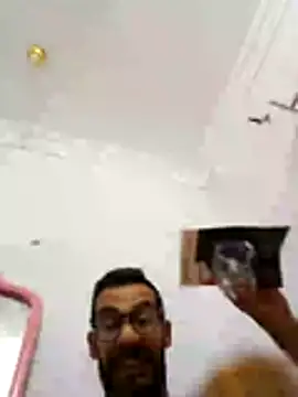 Snapshot of Alimohamed08 chatting on July 14, 8:58 pm Alimohamed08 online show from July 14, 8:58 pm