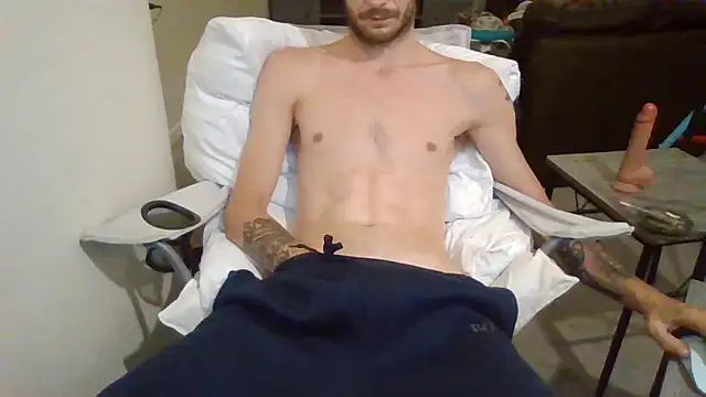 feetlovrr94 online show from May 28, 11:57 pm