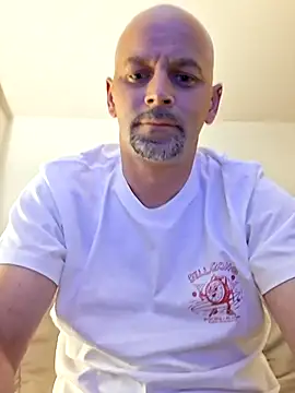 Snapshot of middickstroking chatting on April 13, 3:23 am middickstroking online show from April 13, 3:23 am