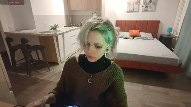 StijenaHunt online show from March 29, 2:50 pm