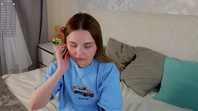 LorriMonz online show from June 26, 1:43 am