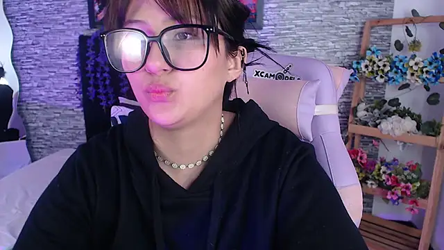 eyes moonn online show from June 15, 2:19 pm