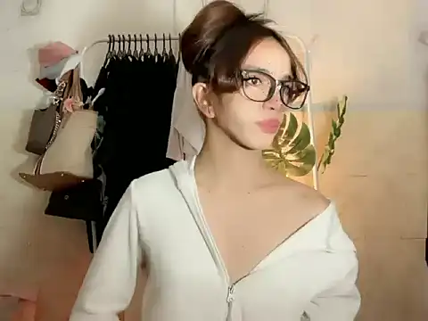 Snapshot of Leijona_Milker chatting on June 19, 2:10 pm Leijona Milker online show from June 19, 2:10 pm