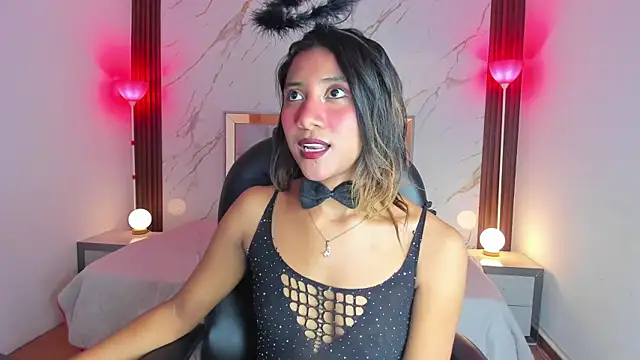 EsperanzaMora online show from April 28, 3:06 pm