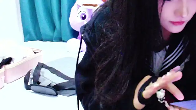 Snapshot of girllong520 chatting on April 1, 7:20 am girllong520 online show from April 1, 7:20 am