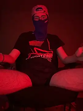 le-couple-en-chaleur  online show from March 25, 11:55 pm