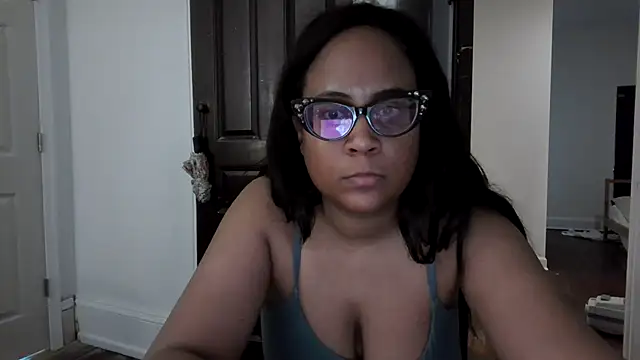 Snapshot of biancadoesit chatting on April 16, 9:39 pm biancadoesit online show from April 16, 9:39 pm