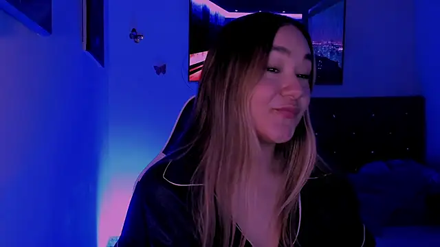 Soouuf  online show from April 28, 4:17 am