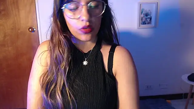 Ivvy Bloom online show from April 28, 3:55 am