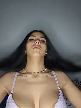 Crissdesire online show from May 19, 6:03 pm