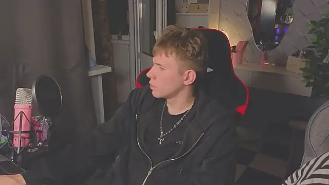 meowmeowland online show from March 24, 7:19 pm