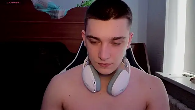 Snapshot of Sweetyangeel chatting on April 12, 10:31 am Sweetyangeel online show from April 12, 10:31 am