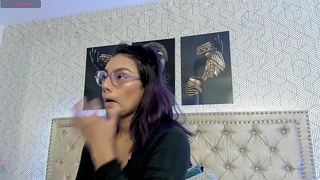 ValeAlvarez  online show from March 27, 6:40 pm