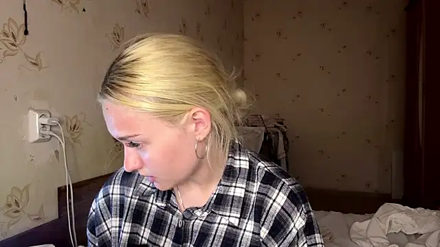 Sophia Blonde online show from May 20, 3:29 pm